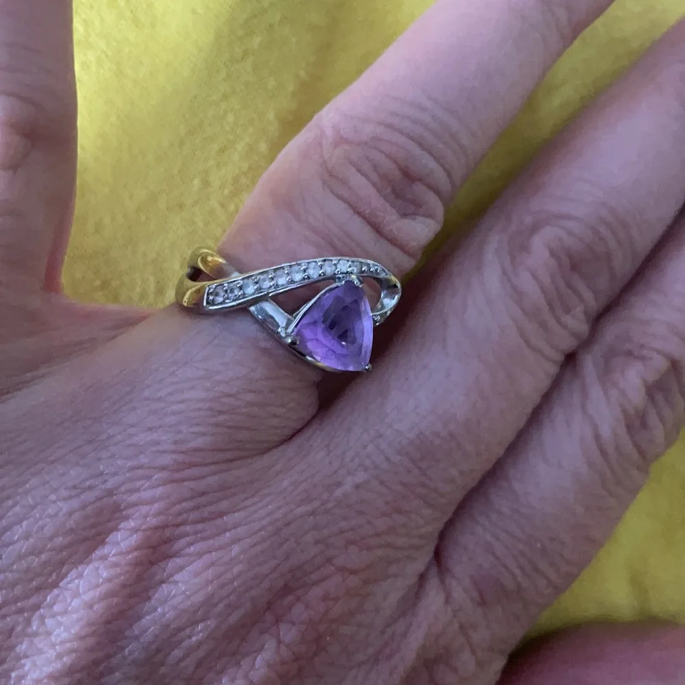 Beautiful sterling silver ring with amethyst and Diamond